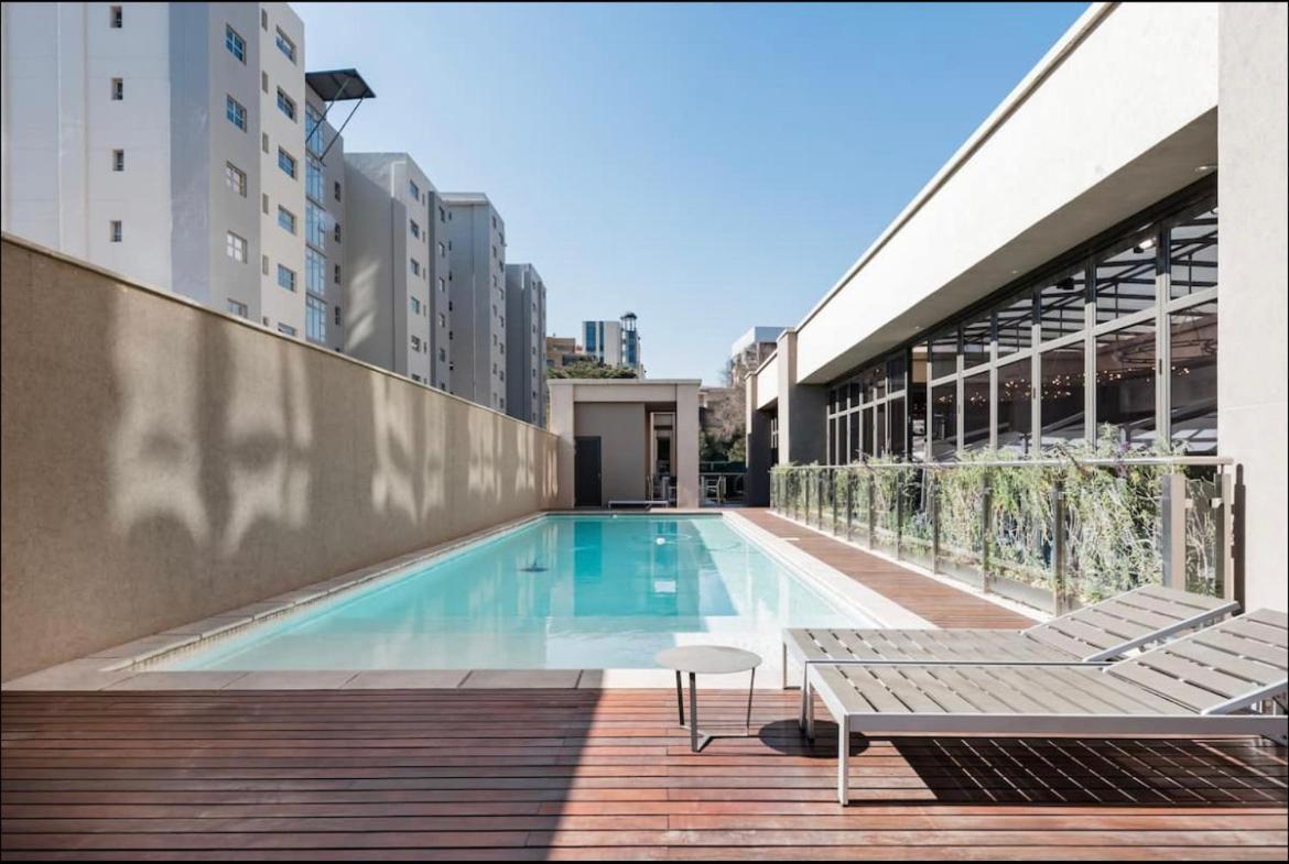Apartamento Sandton Skye Executive - With Inverter *
