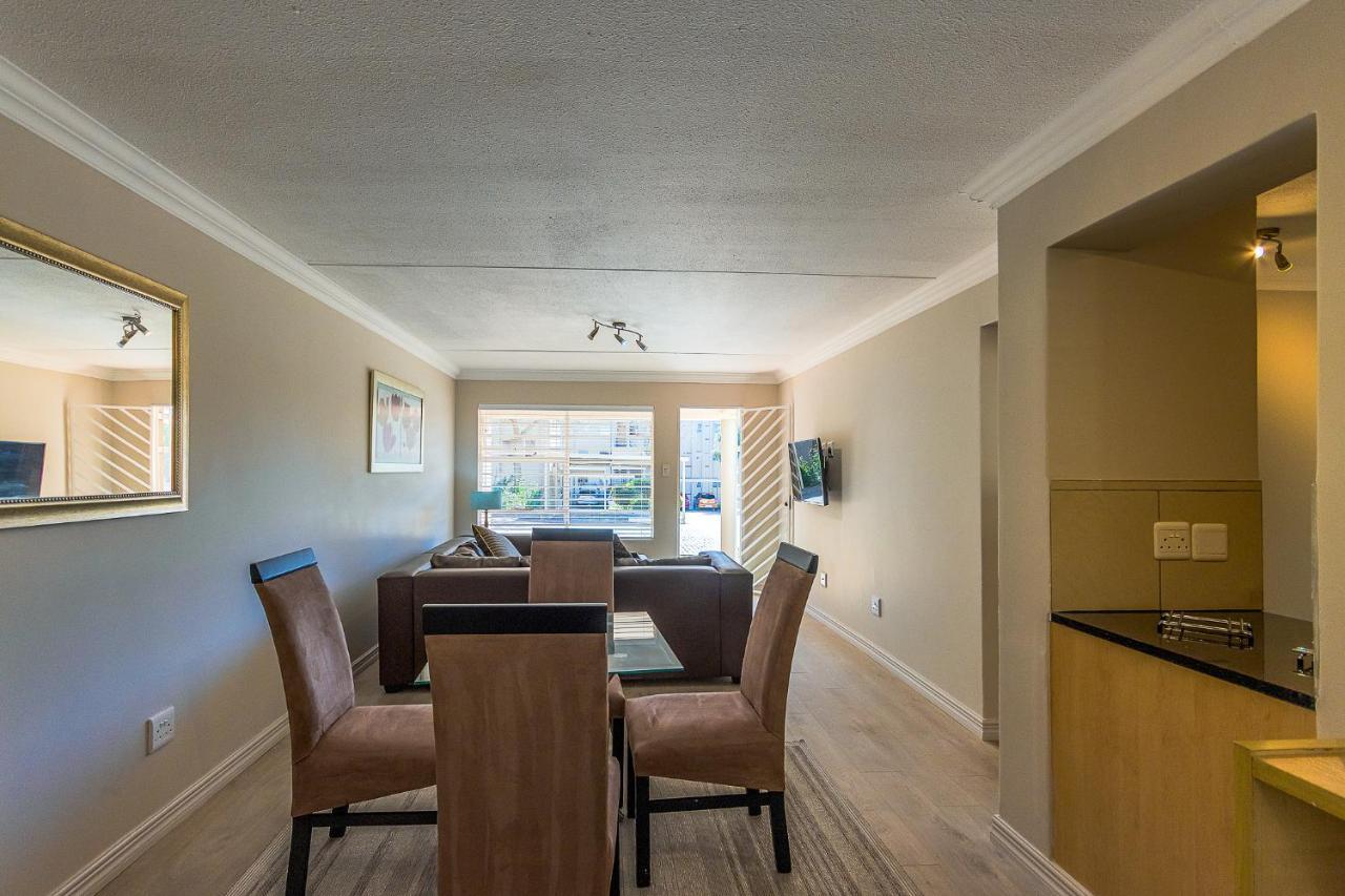 Apartment Rad - 26 Madison Palms East 112 North Road Sandown Johannesburg