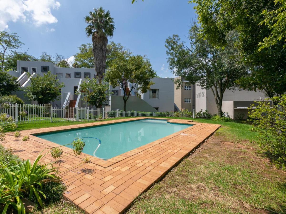 Rad - 26 Madison Palms East 112 North Road Sandown Apartment Johannesburg
