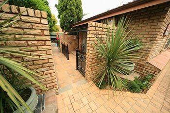 Nhà khách Le Cozmo Johannesburg