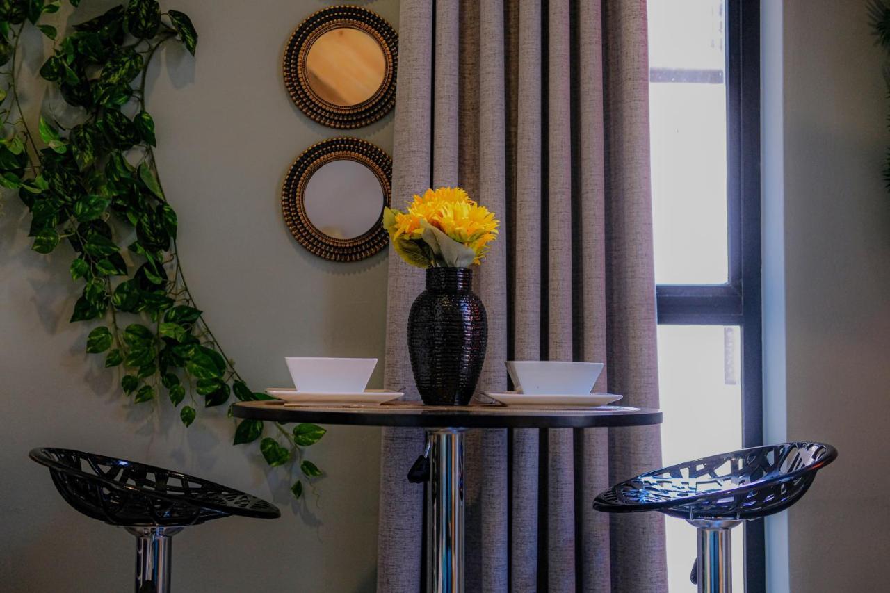 The Artful Cityscape Loft - Serenity In The