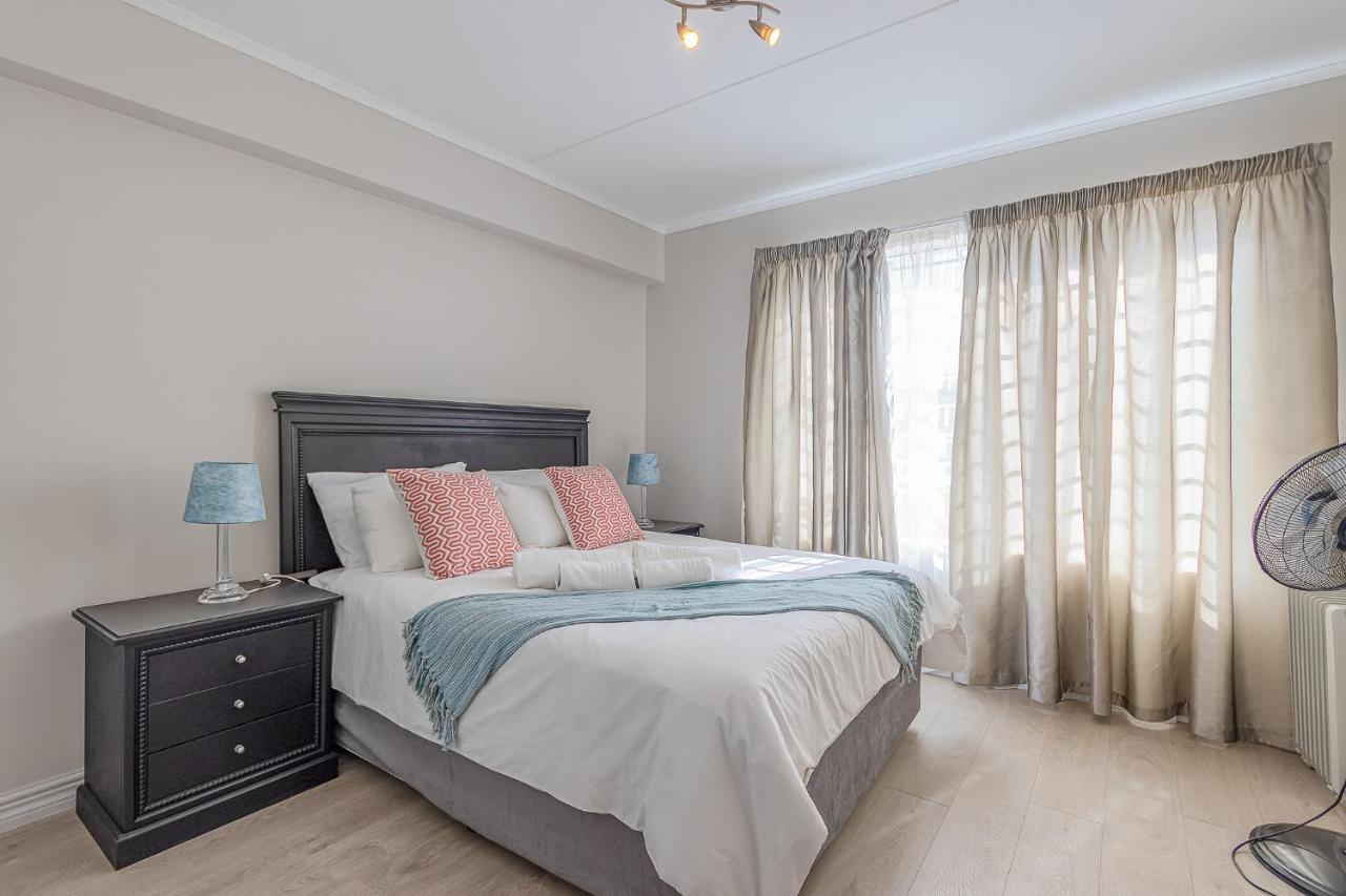 Rad - 26 Madison Palms East 112 North Road Sandown Apartment Johannesburg