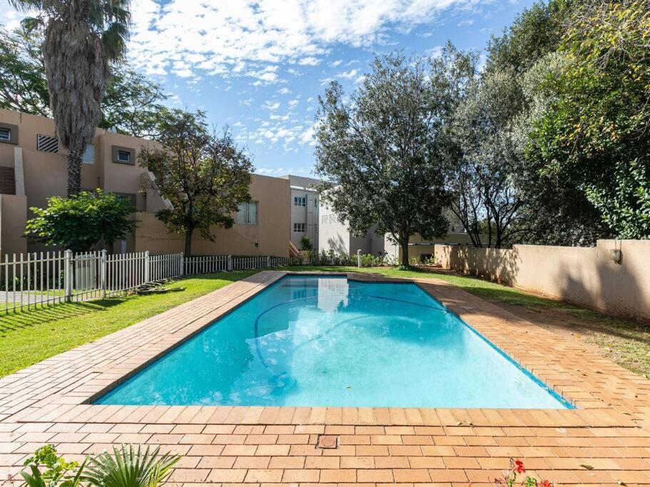 Apartment Rad Stays 28 Madison Palms Johannesburg