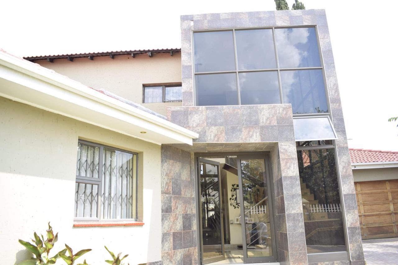 Lalela House *