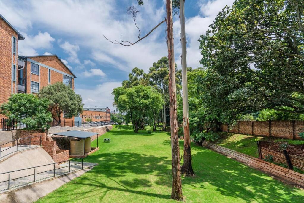 Modern 1 Bedroom In Braamfontein Werf Apartment *