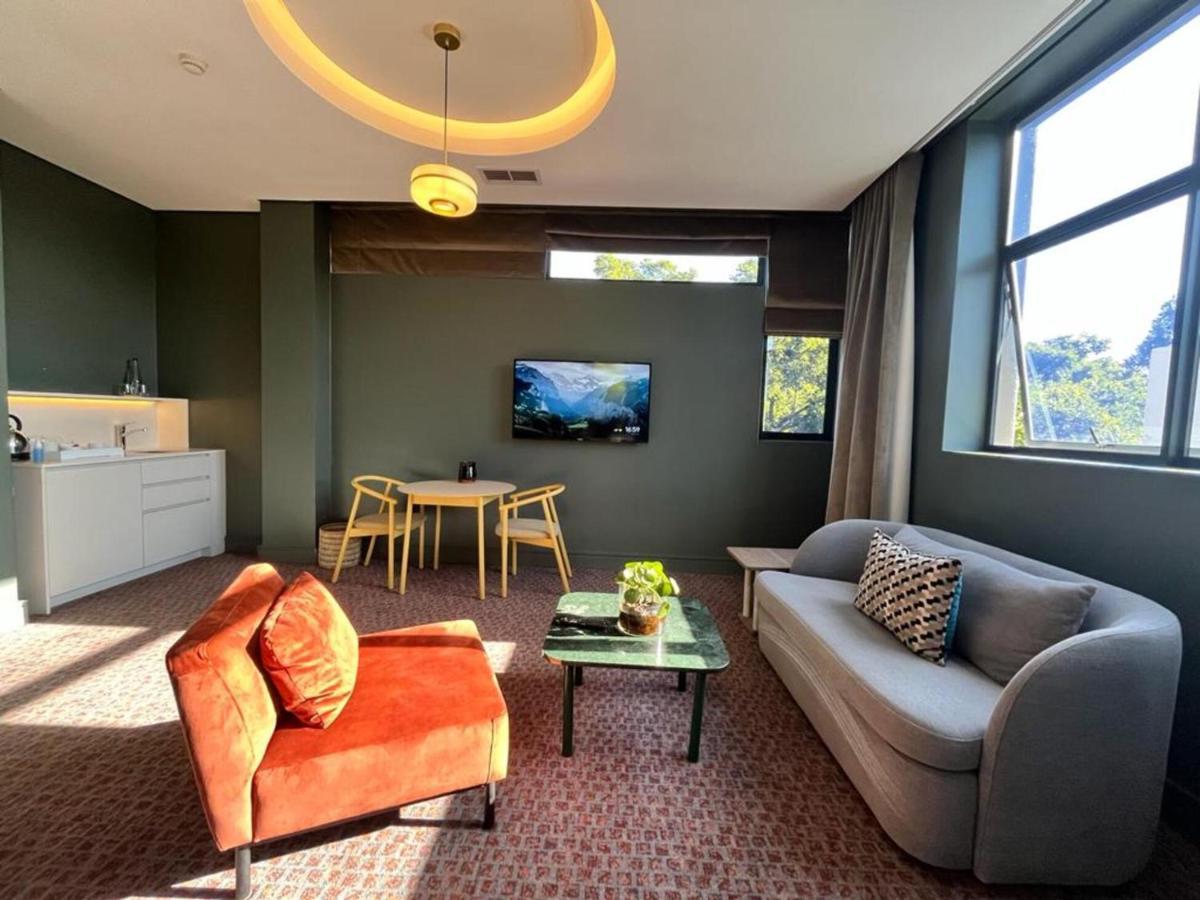 Rosebank Hotel