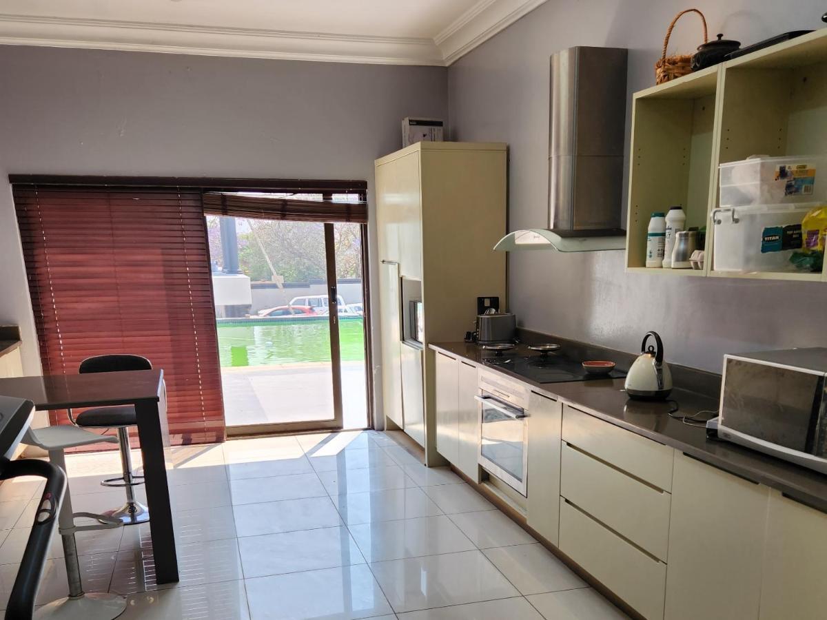 Bryanston Drive Elegant & Boardroom Facilities *