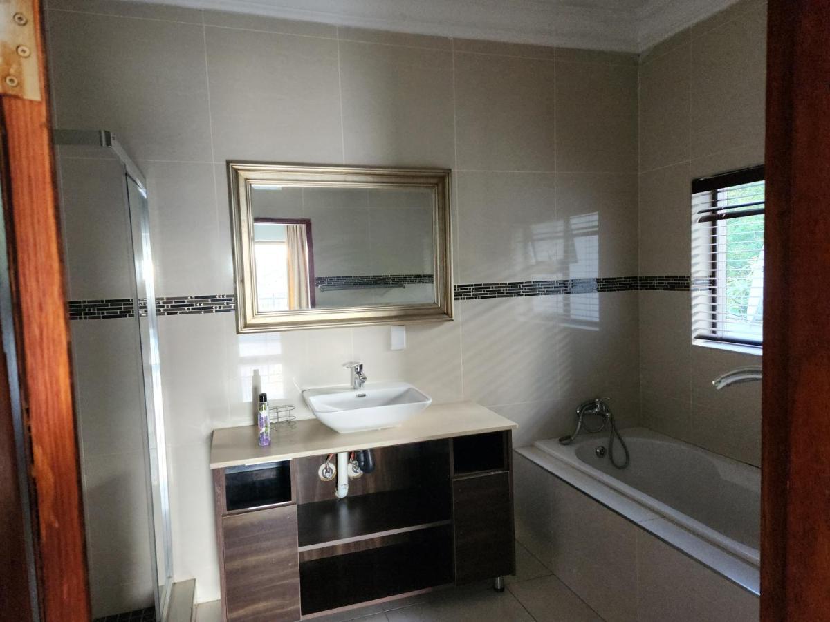 Bryanston Drive Elegant & Boardroom Facilities Johannesburg