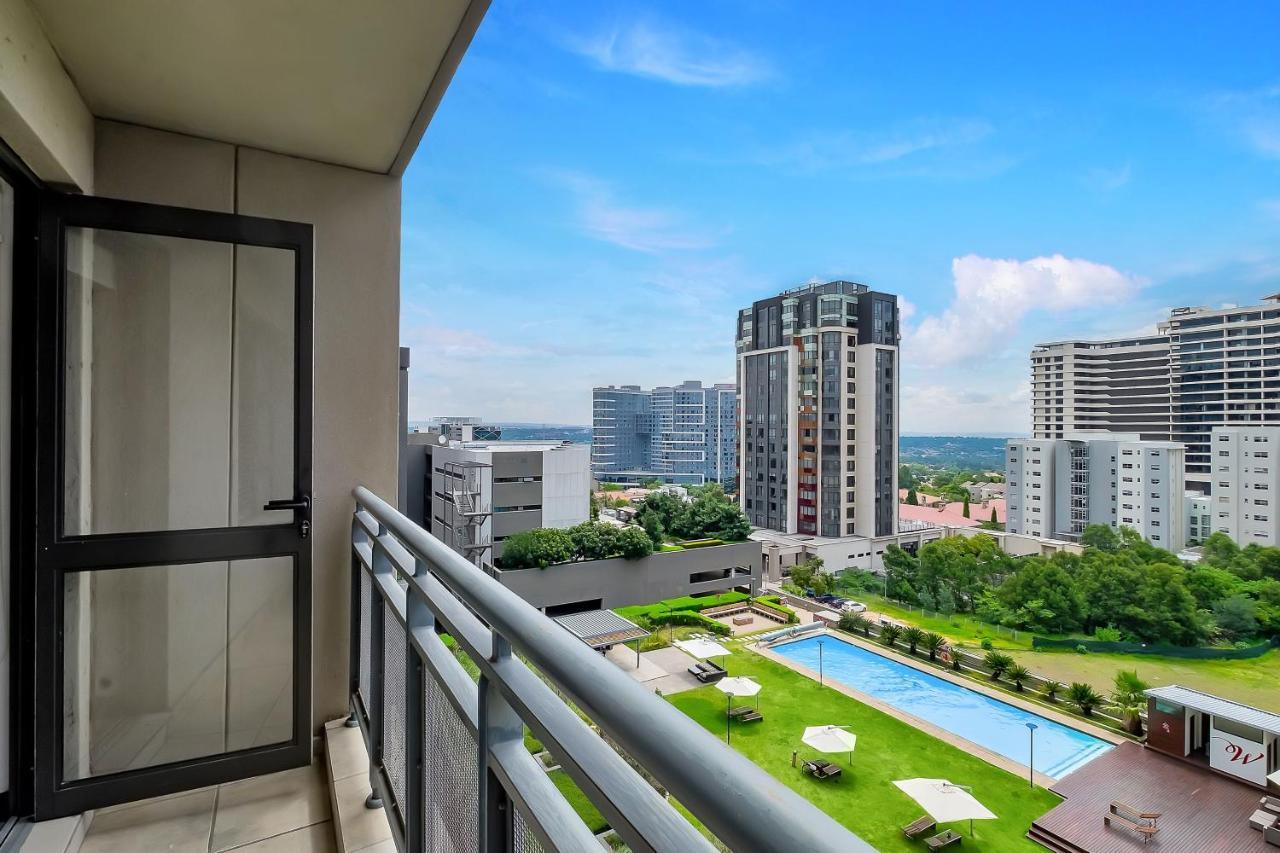 2 Bedroom 2 Bath Luxury - Sandton Cbd Apartment *