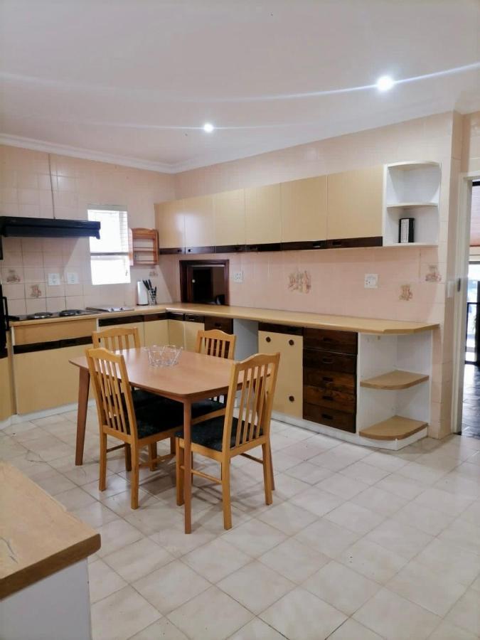 At Bagley Tarrace House Apartment Johannesburg