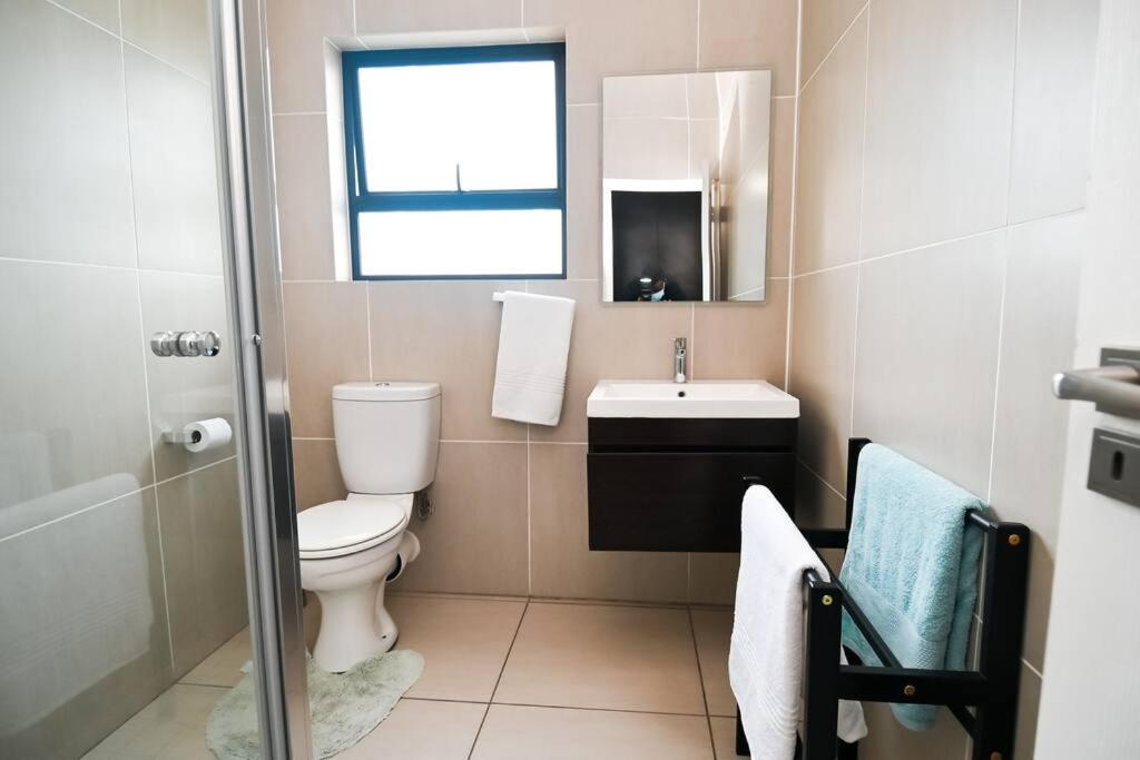 Secure And Comfortable , Fully Equipped Unit