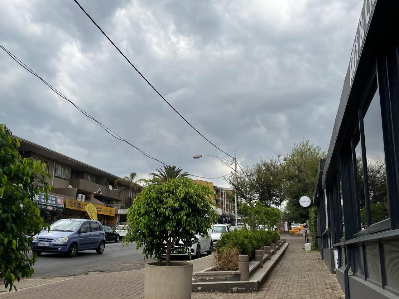 Luminous Landing In Linden Homestay Johannesburg