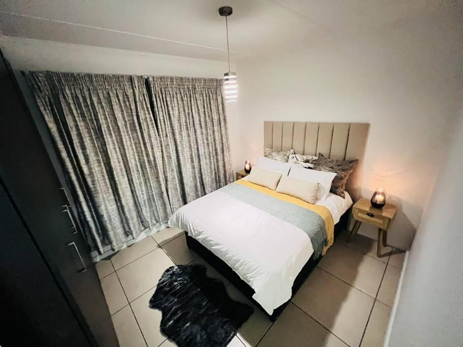 Perfect Haven-1min Dainfern Square Apartment Johannesburg