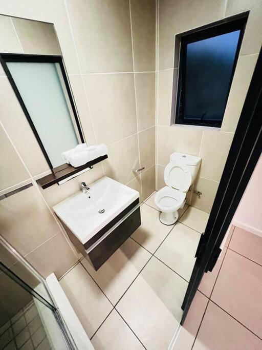 Perfect Haven-1min Dainfern Square Apartment