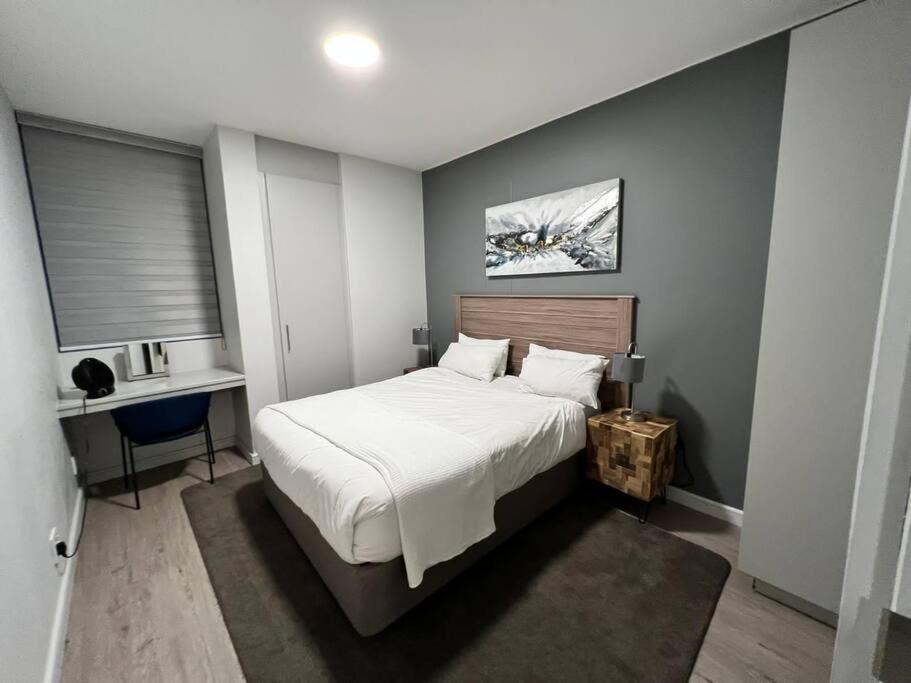 Stunning 2 Bedroom In Rosebank Central