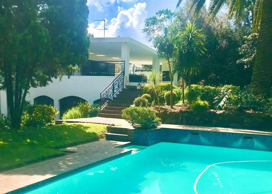 Garden Of Eden Mansion - Entertainment Haven * Johannesburg