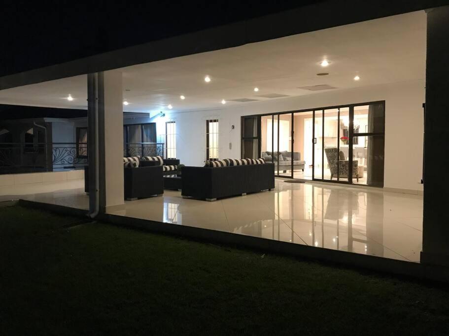 Garden Of Eden Mansion - Entertainment Haven * Johannesburg