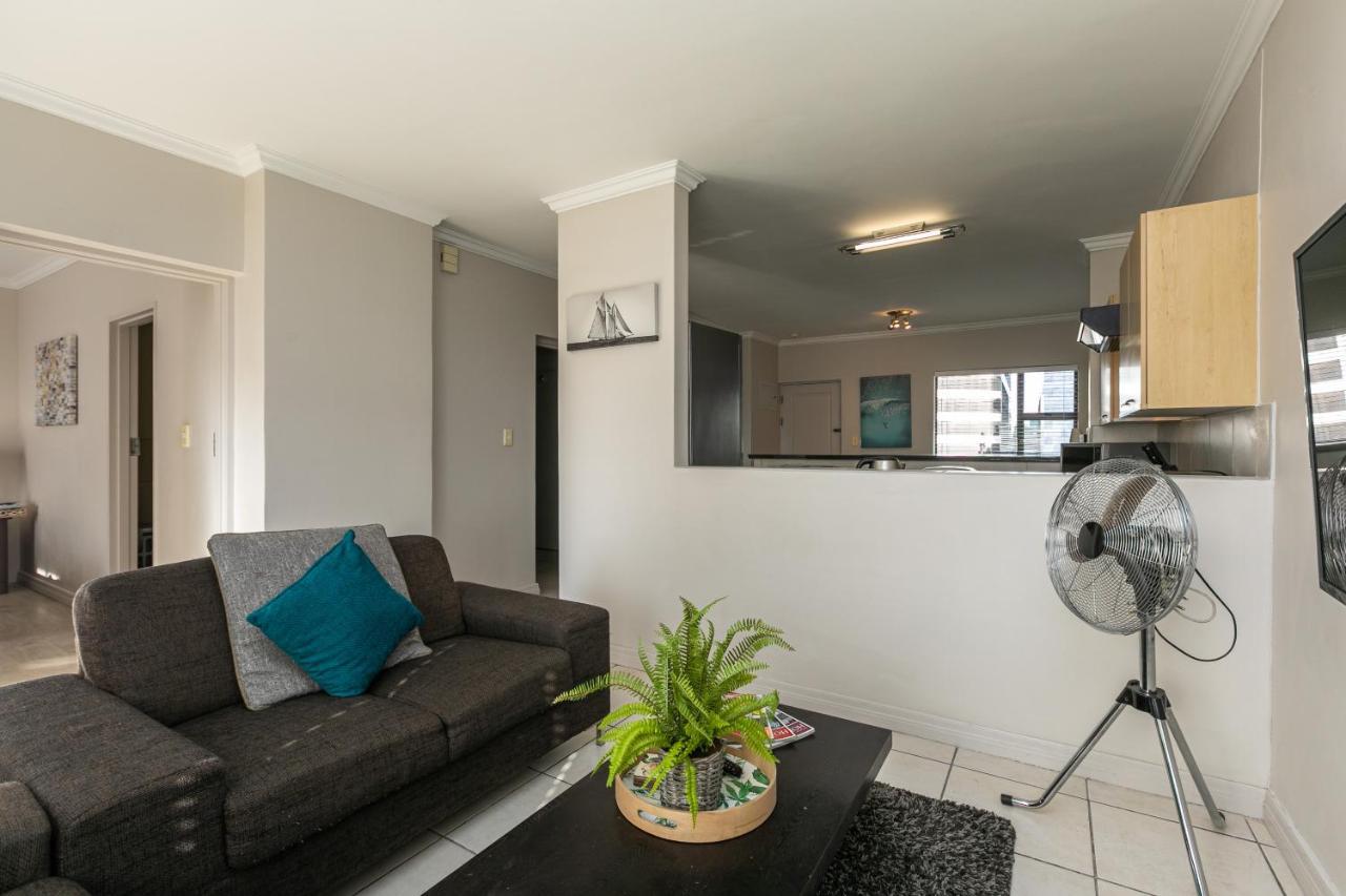 Apartment Rad - 60 Westpoint 89 Grayston Dr Morningside Johannesburg