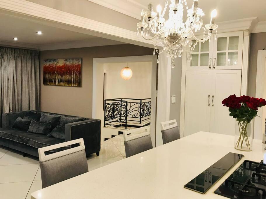 Biệt thự Garden Of Eden Mansion - Entertainment Haven *