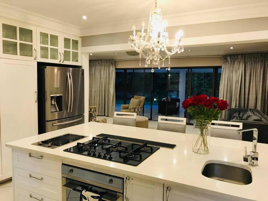 Garden Of Eden Mansion - Entertainment Haven Johannesburg