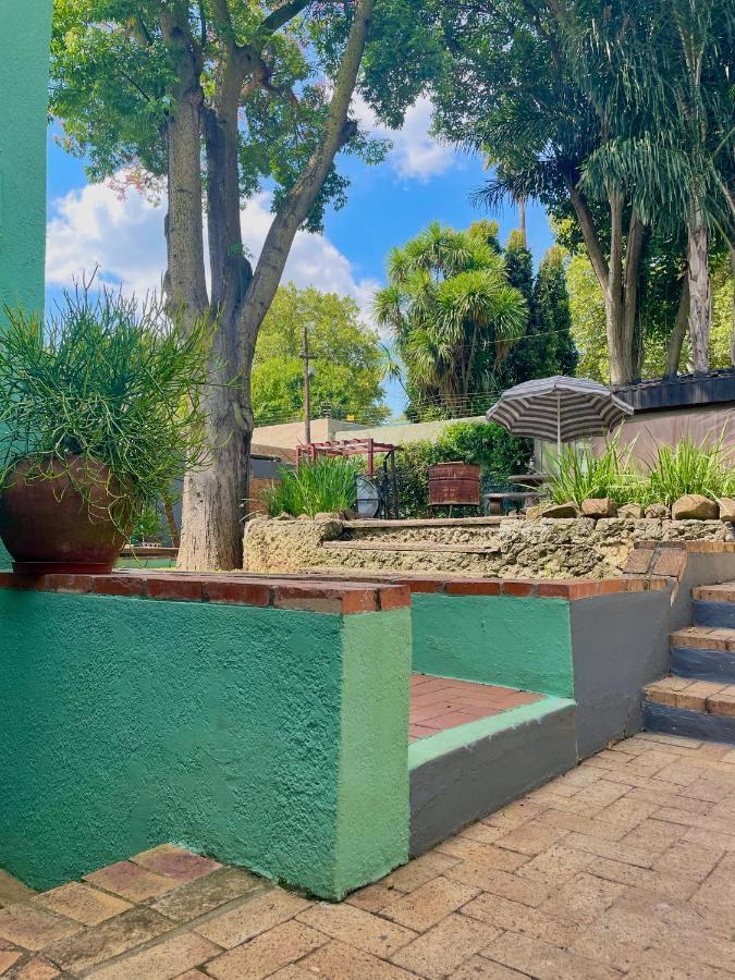 Timebridge Mansions * Johannesburg