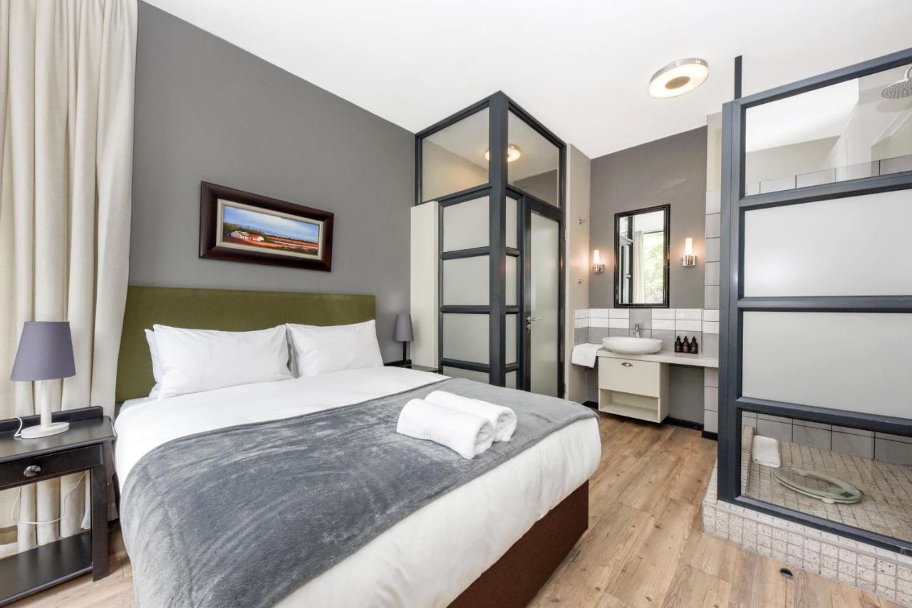 The Vantage 209 Apartment