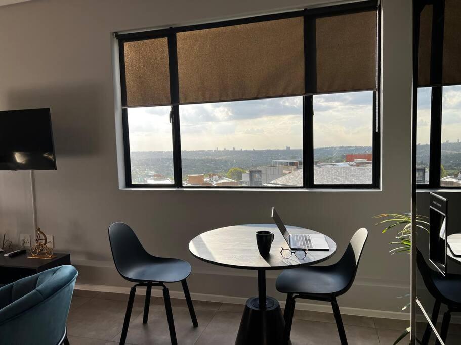 4023-stunning Views In Sandton Apartment Johannesburg