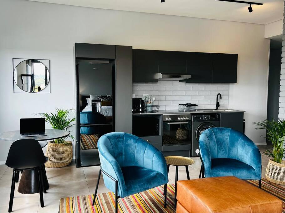 4023-stunning Views In Sandton *