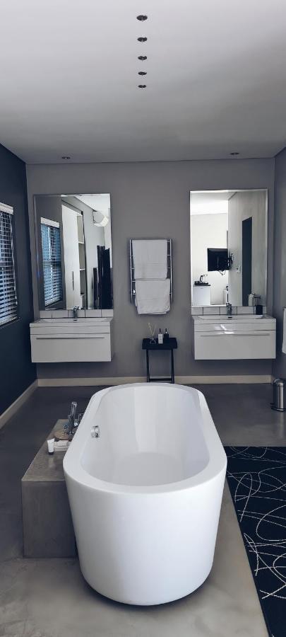 Apartment In Sandton Johannesburg