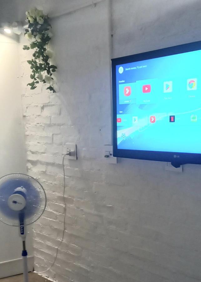 Apartment Chic Urban Maboneng Getaway, Free Wi-fi