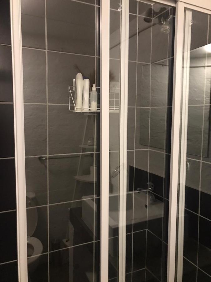 Chic Urban Maboneng Getaway, Free Wi-fi *