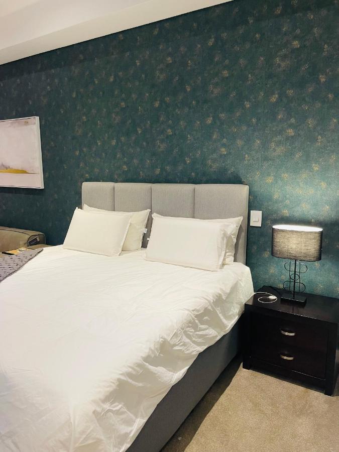 Sandton Skye Premium 515 * Johannesburg