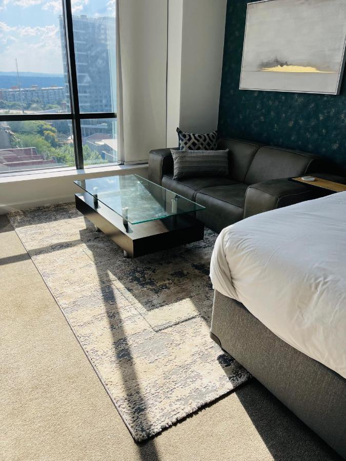 Sandton Skye Premium 515 Apartment