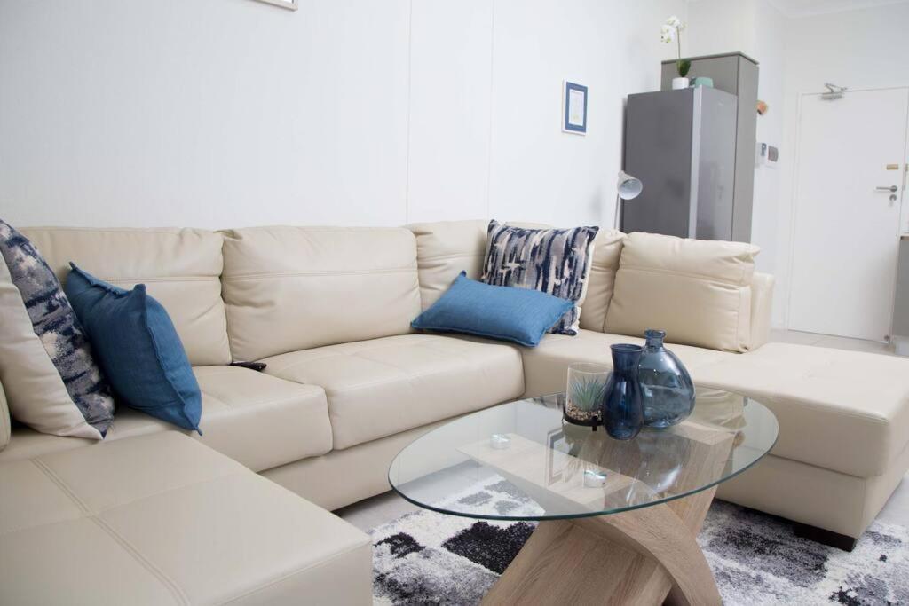 Secured And Fully Equipped Apartment- E Apartamento