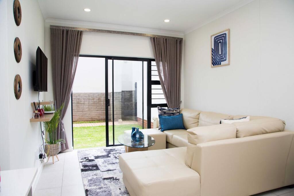Apartamento Secured And Fully Equipped Apartment- E
