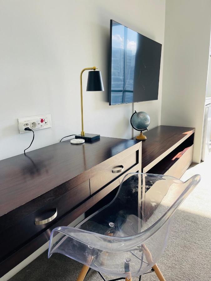 Sandton Skye Premium 515 * Johannesburg