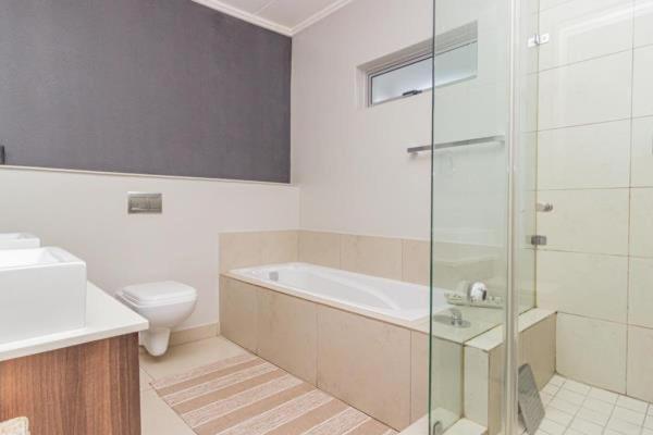 Epic Lux 8-12 Apartment