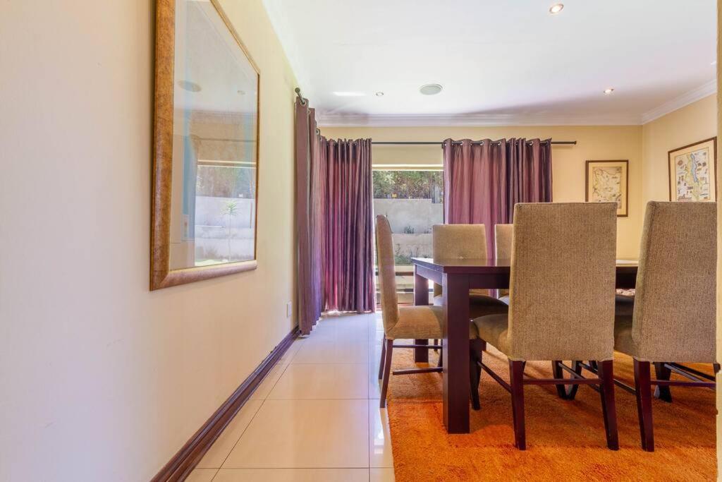 Lovely Family In Bryanston Holiday home *