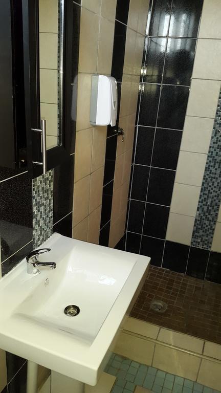 Monarchy Guest house 2*