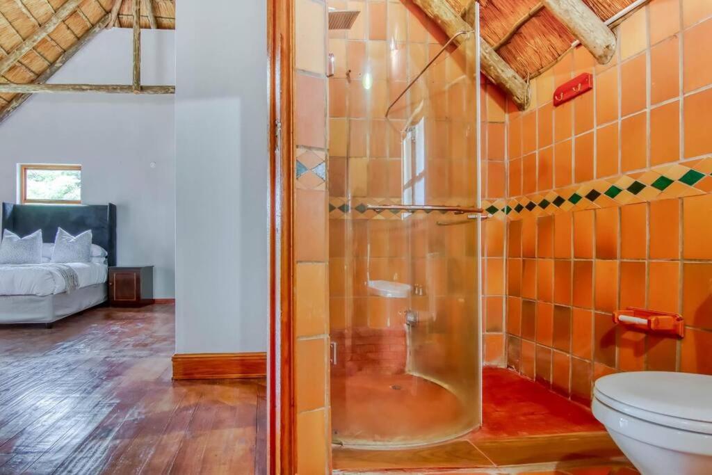 Charming Country Sandton With Back Up Power & Water