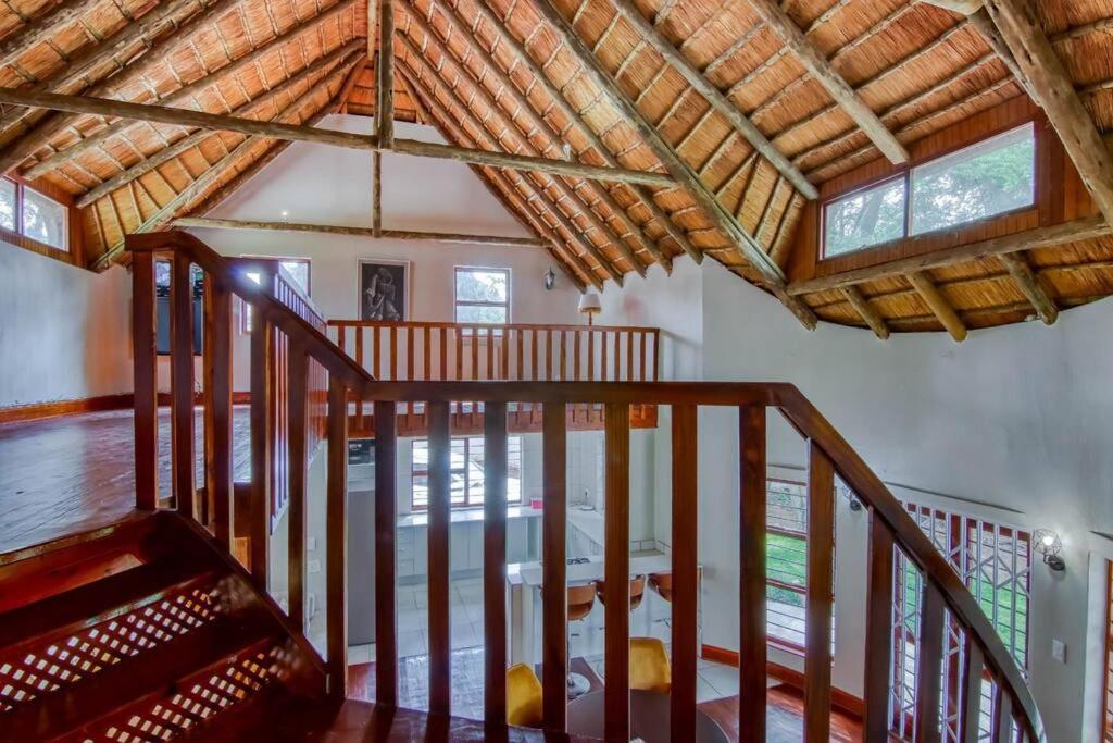 Charming Country Sandton With Back Up Power & Water Villa