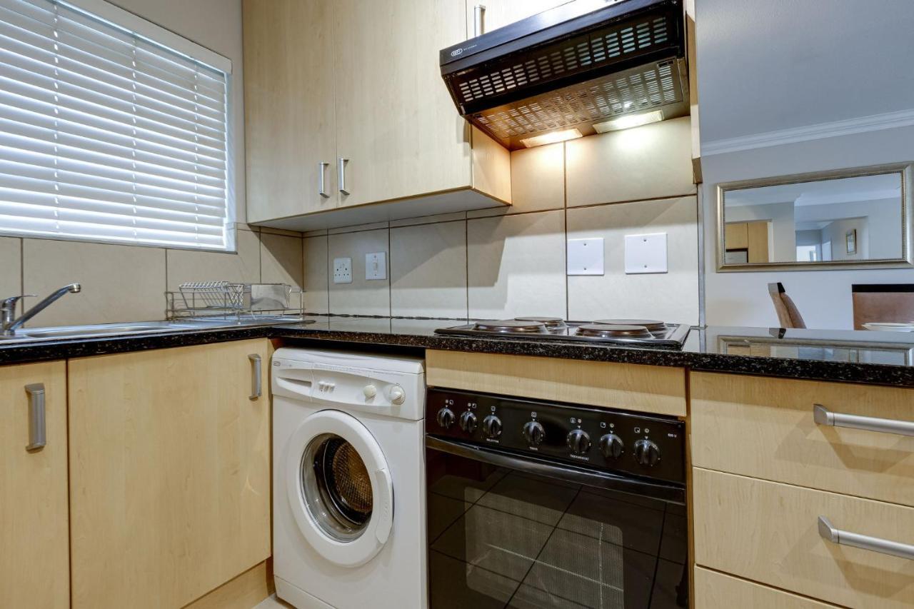 Apartment Rad - 26 Madison Palms East 112 North Road Sandown Johannesburg