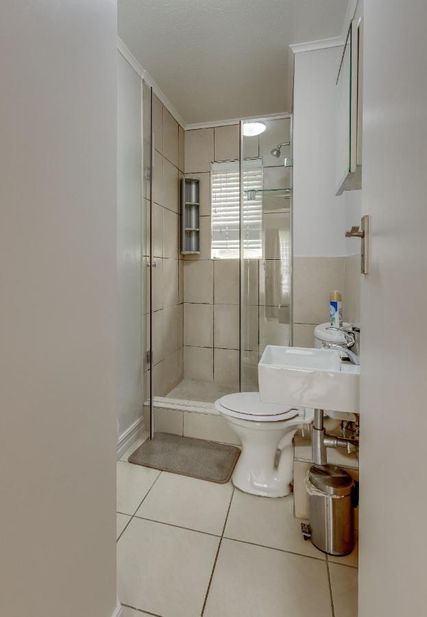 Apartment Rad - 26 Madison Palms East 112 North Road Sandown Johannesburg