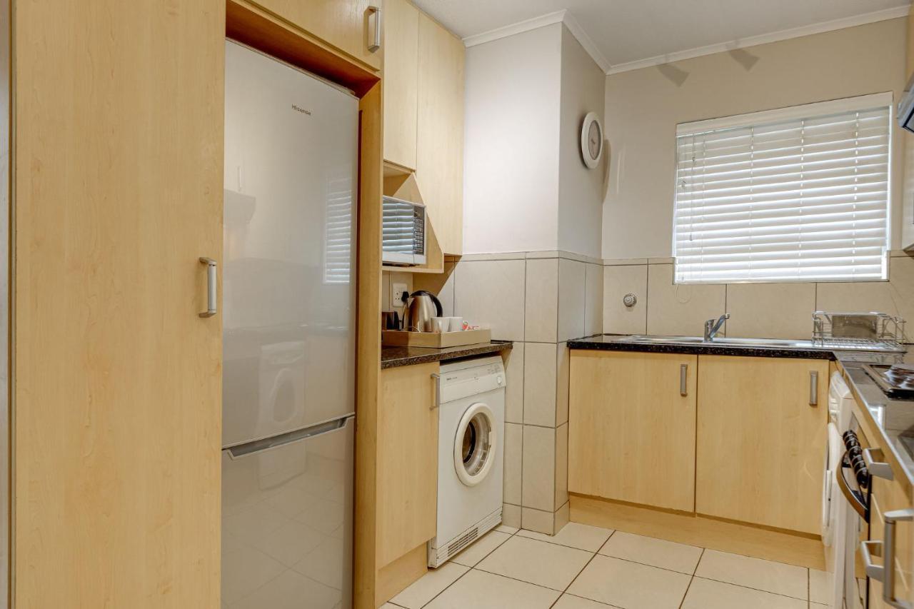 Apartment Rad - 26 Madison Palms East 112 North Road Sandown Johannesburg