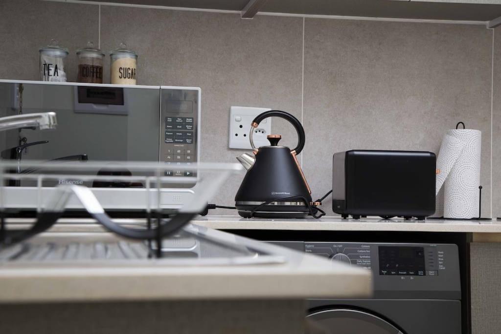 Apartamento Secured And Fully Equipped Apartment- E *