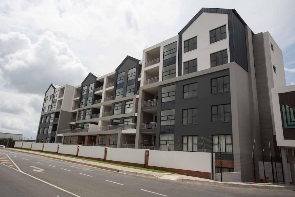 Secured And Fully Equipped Apartment- E Apartamento *