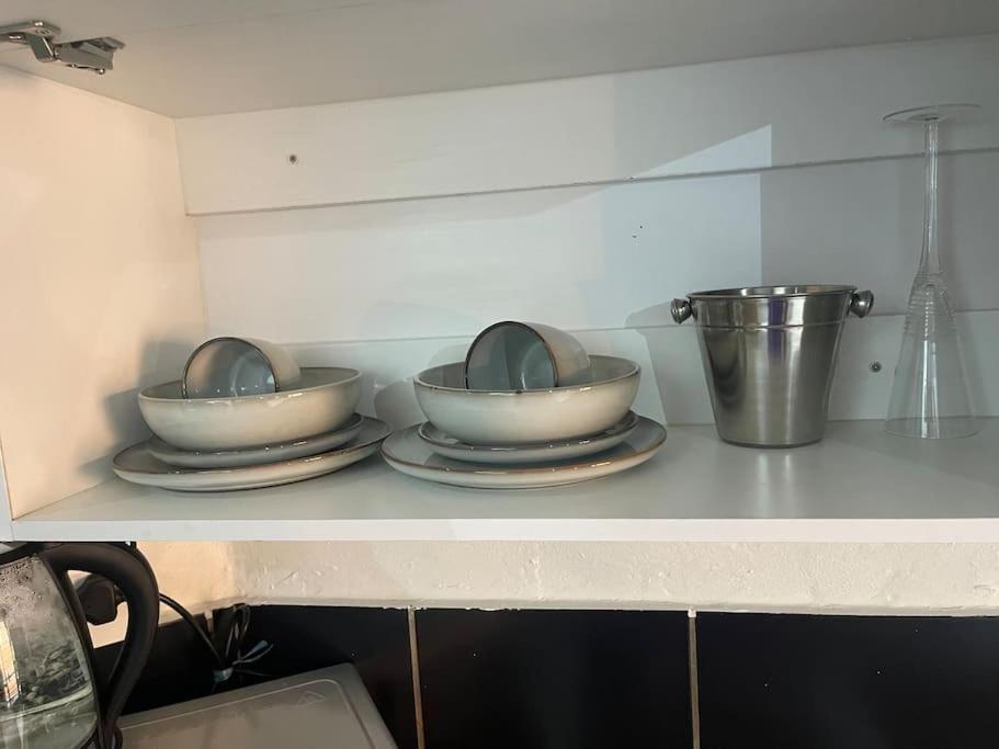 Dream Abodes At Cozy Craftmans Ship, Maboneng