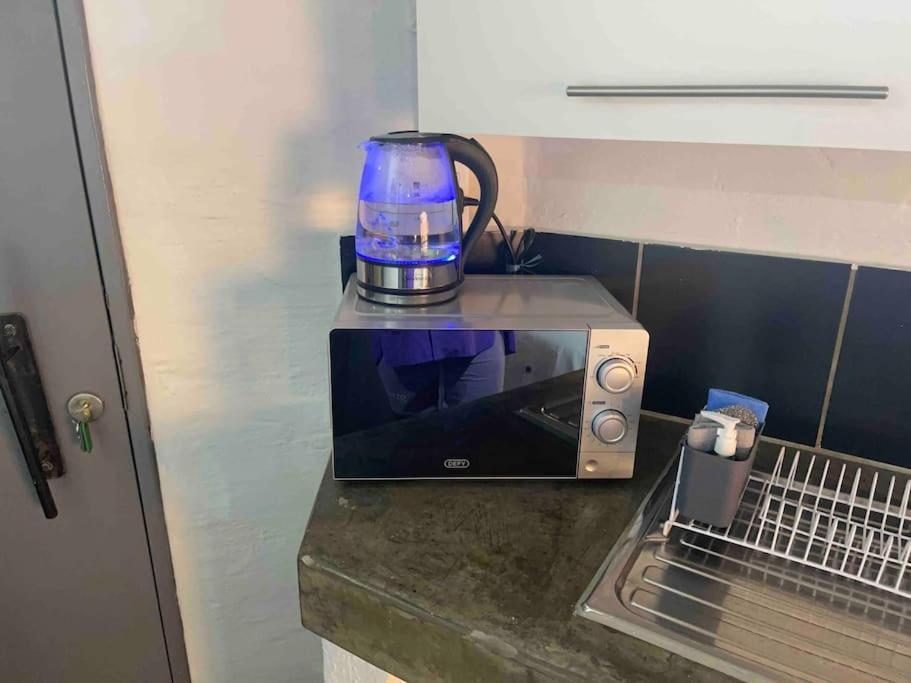 Apartment Dream Abodes At Cozy Craftmans Ship, Maboneng Johannesburg