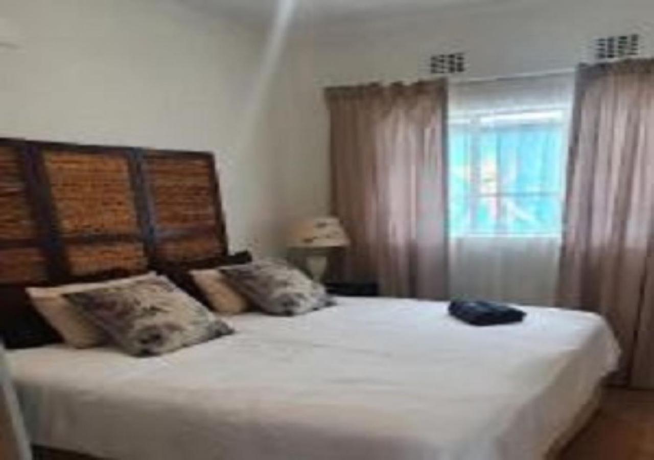 Kaleaba House In A Tranquil Surburb - Linmeyer Guest house *