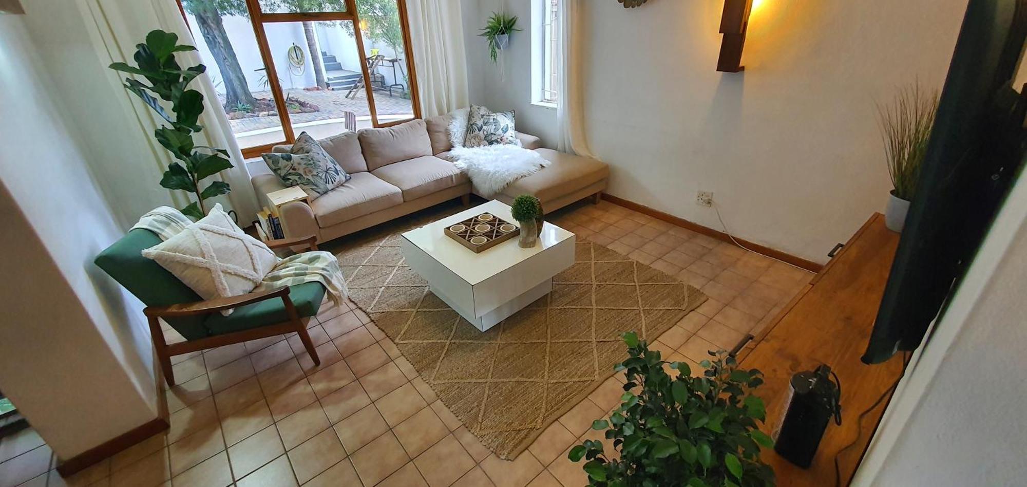 Back Up Power, Spacious, Private And 24hr Security * Johannesburg